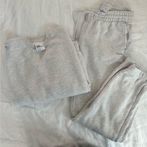 TNA gray sweatsuit- boyfriend fit joggers and perfect fit sweatshirt
